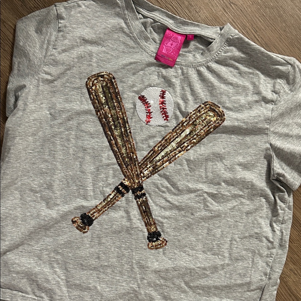 QUEEN OF SPARKLES Gray Sequin Baseball Bats Tee